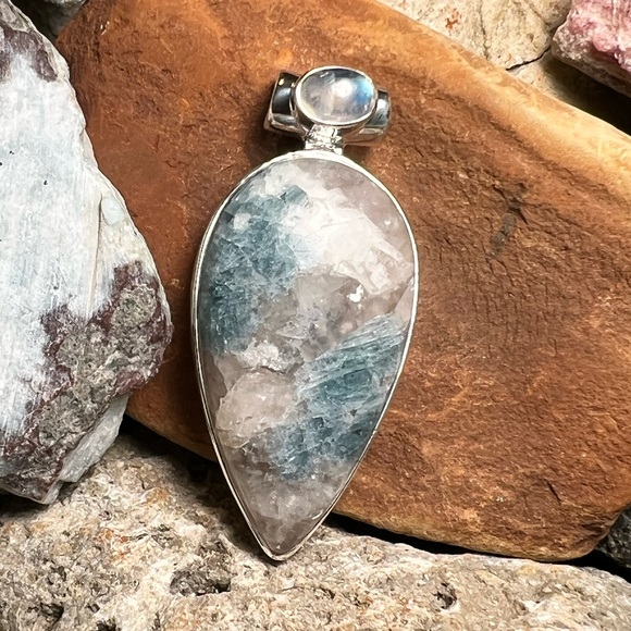 Hand Crafted Jewelry - Indicolite tourmaline in smokey quartz & moonstone 925 pendant